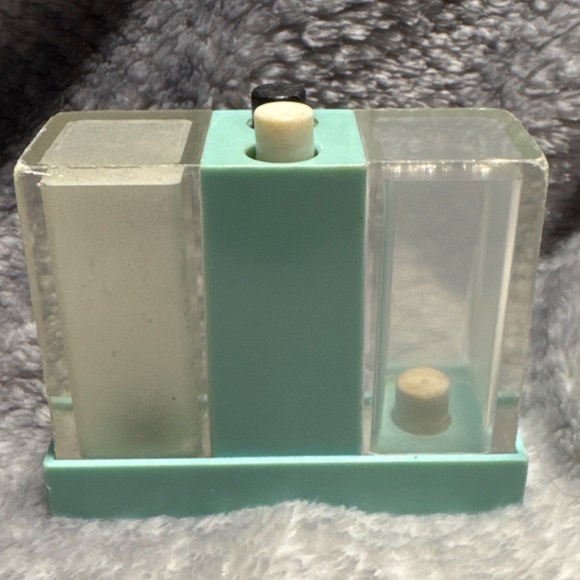 Vintage MCM Whirley Industries Push Button Salt And Pepper Shakers Aqua Blue - Picture 4 of 6